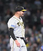 ３回、ソトに先制となるソロを浴び、顔をしかめるメッセンジャー