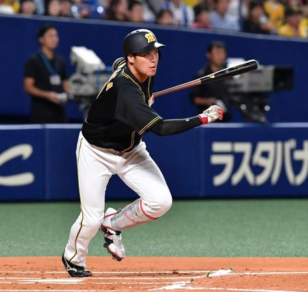 １回阪神２死二塁、左線適時二塁打を放つ阪神・大山悠輔＝ナゴヤドーム（撮影・持木克友）