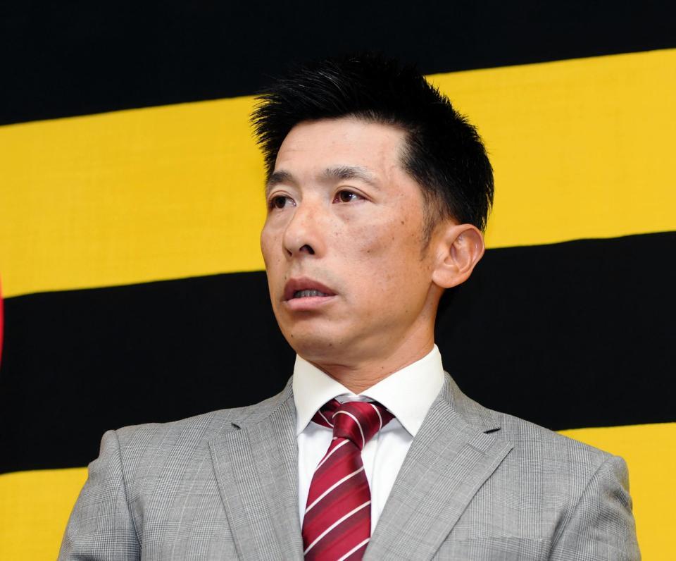 　監督就任要請を受託し、心境を語る矢野燿大氏（撮影・山口登）