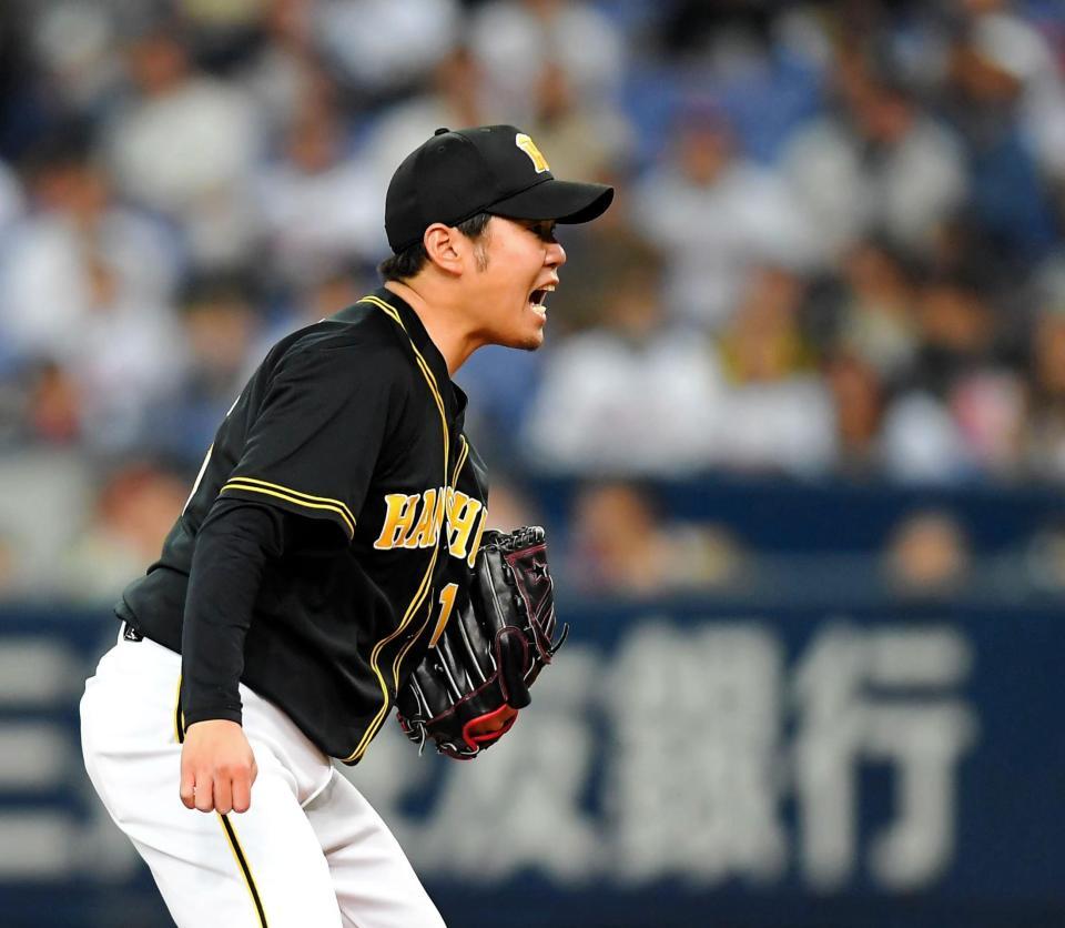 ５回、ピンチを迎えた阪神・西勇輝は気迫のピッチングを見せる＝京セラドーム大阪（撮影・田中太一）