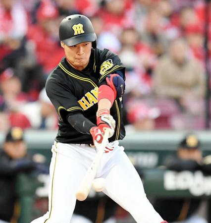 １回阪神、２死二塁、先制タイムリーを放つ阪神・大山悠輔＝マツダスタジアム（撮影・飯室逸平）