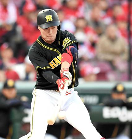 　１回、先制となる適時打を放つ大山