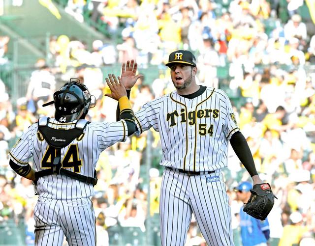 メッセンジャー2年ぶり完投で復活星 4カード連続勝ち越しで首位と2 5差 阪神タイガース デイリースポーツ Online メッセンジャー2年ぶり完投で復活星 4カード連続勝ち越しで首位と2 5差 阪神タイガース デイリースポーツ Online