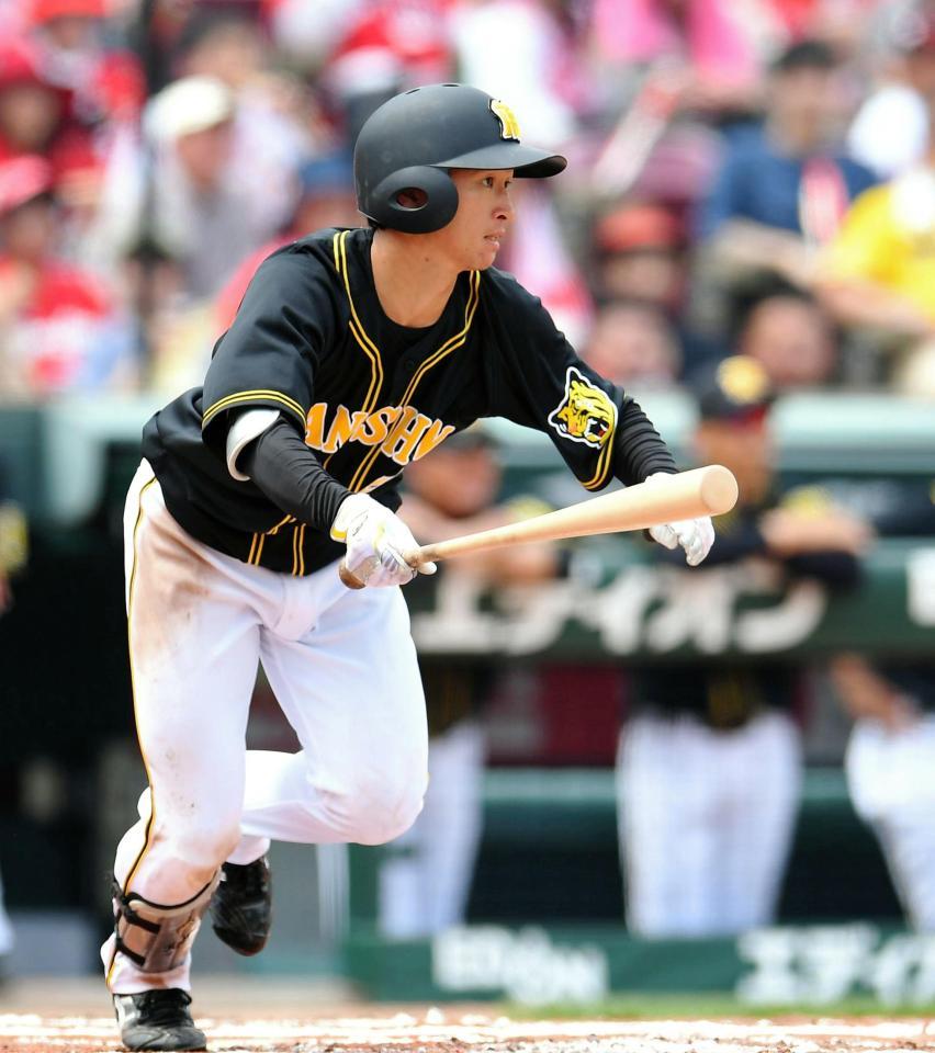 　２回、二塁強襲の２点打を放つ近本