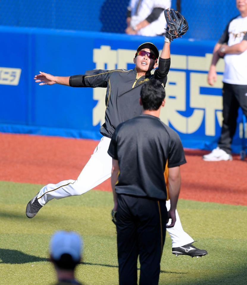 １軍合流した阪神・島田海吏ははつらつと練習に励む＝ＺＯＺＯマリンスタジアム（撮影・中田匡峻）