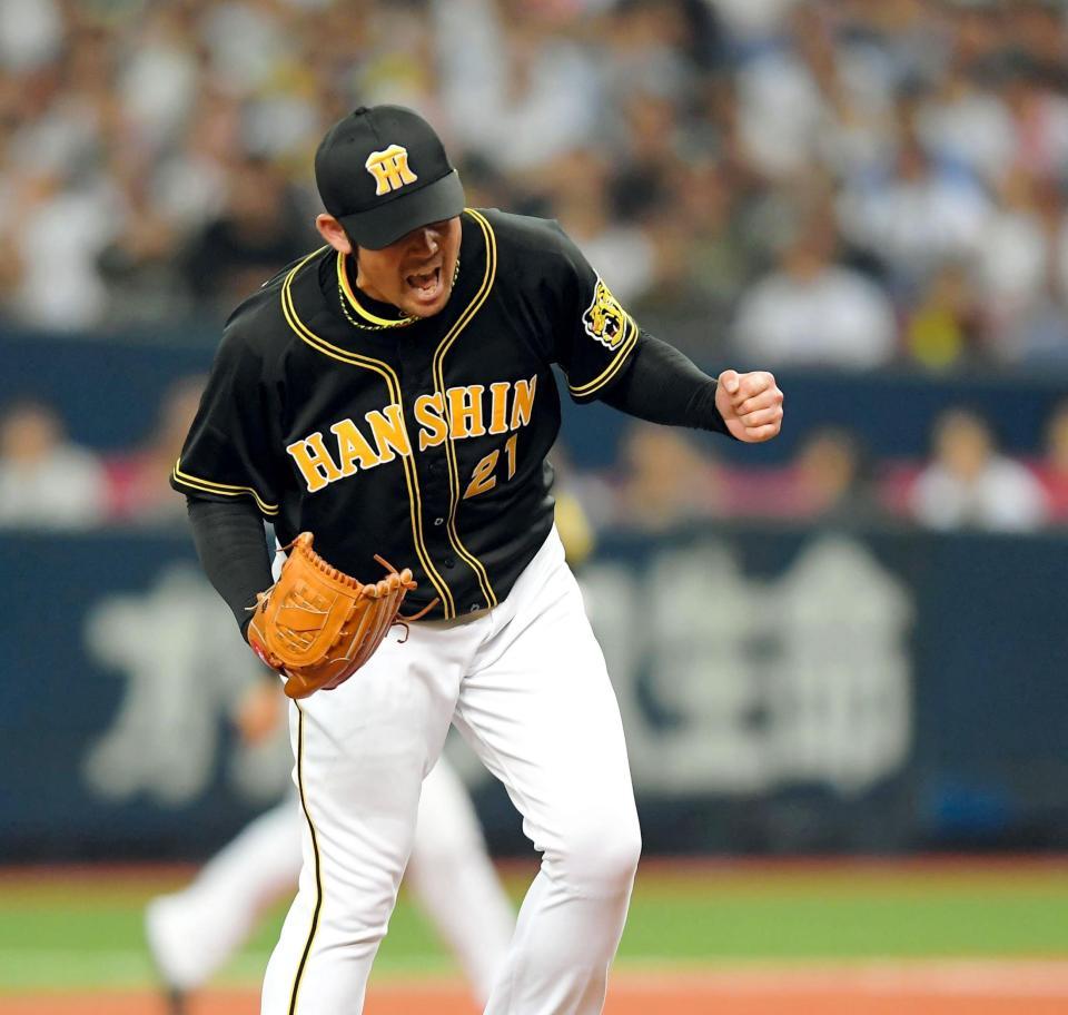 　２回、佐野を空振り三振に仕留め吠える岩田