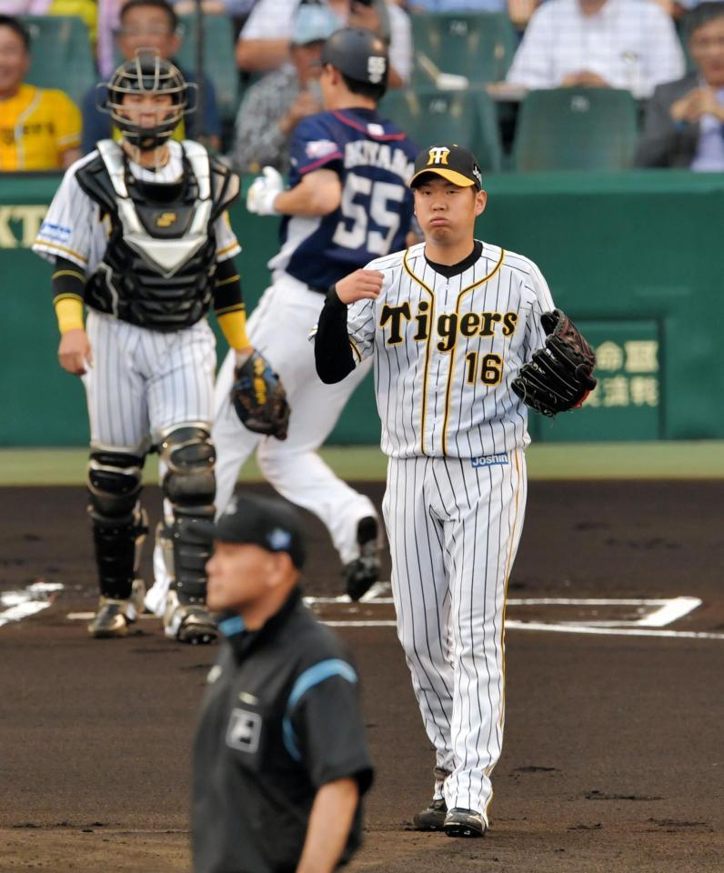 １回、先制を許し悔しがる阪神・西（撮影・神子素慎一）