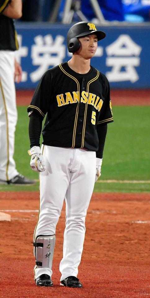 ７回、痛烈な打球を放つも筒香の好捕によりアウトになった近本は棒立ちになる