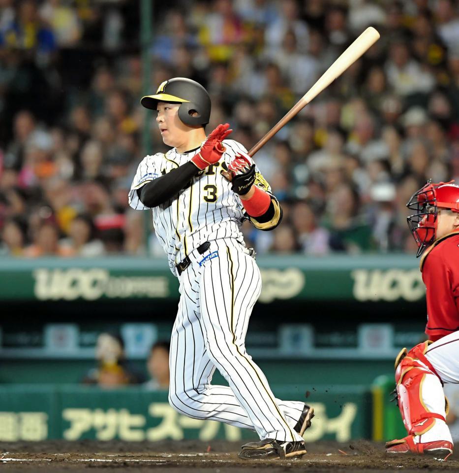 ７回阪神無死一塁、先制の適時二塁打を放つ阪神・大山悠輔＝甲子園（撮影・高部洋祐）
