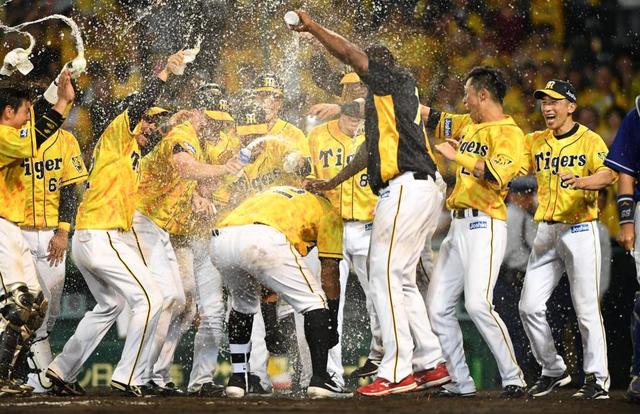 矢野監督「これで喜んでいいのか」劇的サヨナラ勝ちも…4失策、ミス