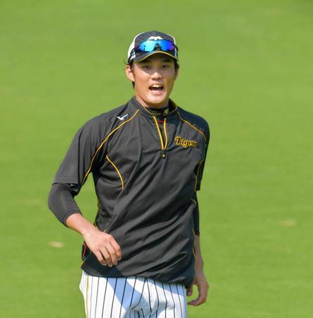 気合の入った表情で練習する阪神・藤浪晋太郎＝甲子園（撮影・吉澤敬太）