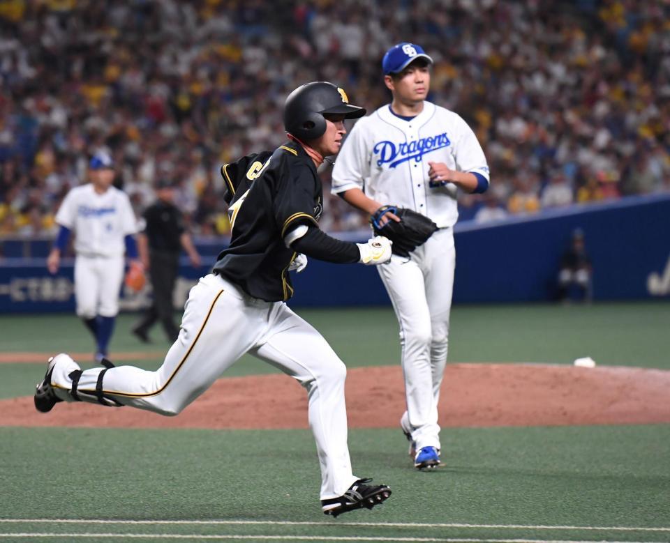 　７回、二ゴロに倒れる近本（投手・大野雄大）