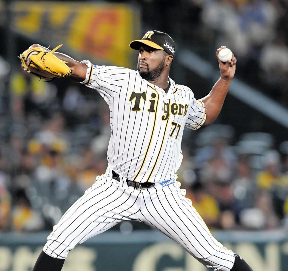 ５回のＤｅＮＡ打線を無失点に抑える阪神　オネルキ・ガルシア＝甲子園（撮影・田中太一）