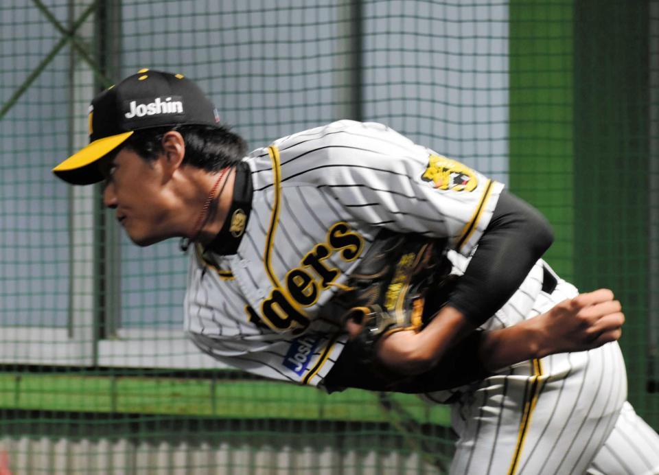 　２６日のフェニックス・リーグ・ハンファ戦で先発復帰する藤浪が、ブルペンで調整