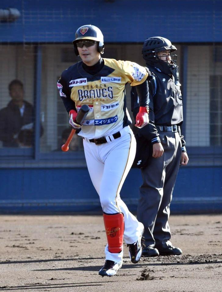 元阪神・西岡「トライし続ける」「まだまだ続ける」アピール不発