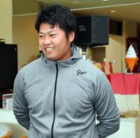 契約更改を終えた阪神・福永春吾＝芸西村のホテル（撮影・高石航平）