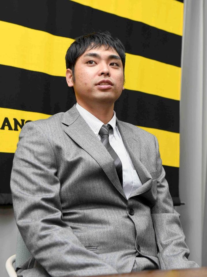 　契約を更改した桑原（撮影・北村雅宏）