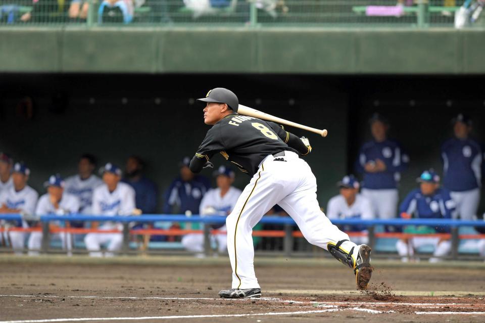 　中日とのオープン戦に出場した福留＝２月２４日