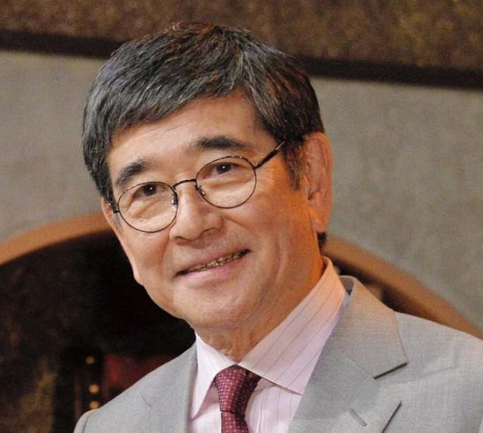 ナレーションの石坂浩二