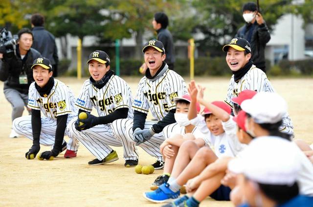 チカキナ 虎も一家も支える 近本が新婚・木浪に指南“家族の存在が