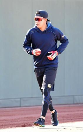 　黙々とランニングする大山＝鳴尾浜（撮影・高部洋祐）