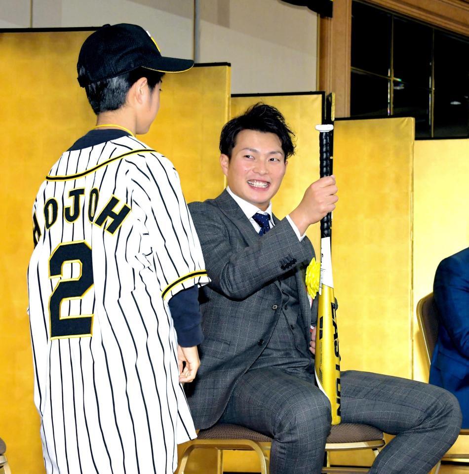 　ファンの少年から質問を受けて答える北條（撮影・堀内翔）