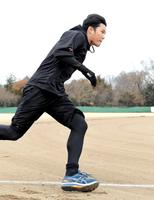 　ベースランニングで、勢いよく三塁を蹴る藤浪