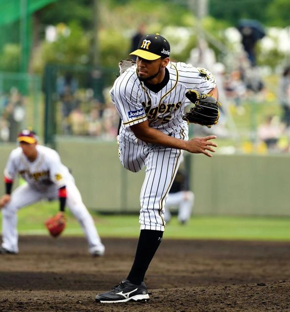 阪神・スアレスが154キロ 移籍初登板で連続三振/阪神タイガース