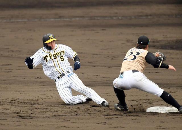 阪神・近本、新スライディングでＯＰ戦初盗塁　２年連続盗塁王へ走塁技術向上
