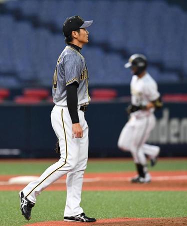 　５回、中川に逆転となる２ランを浴びた中田（撮影・北村雅宏）