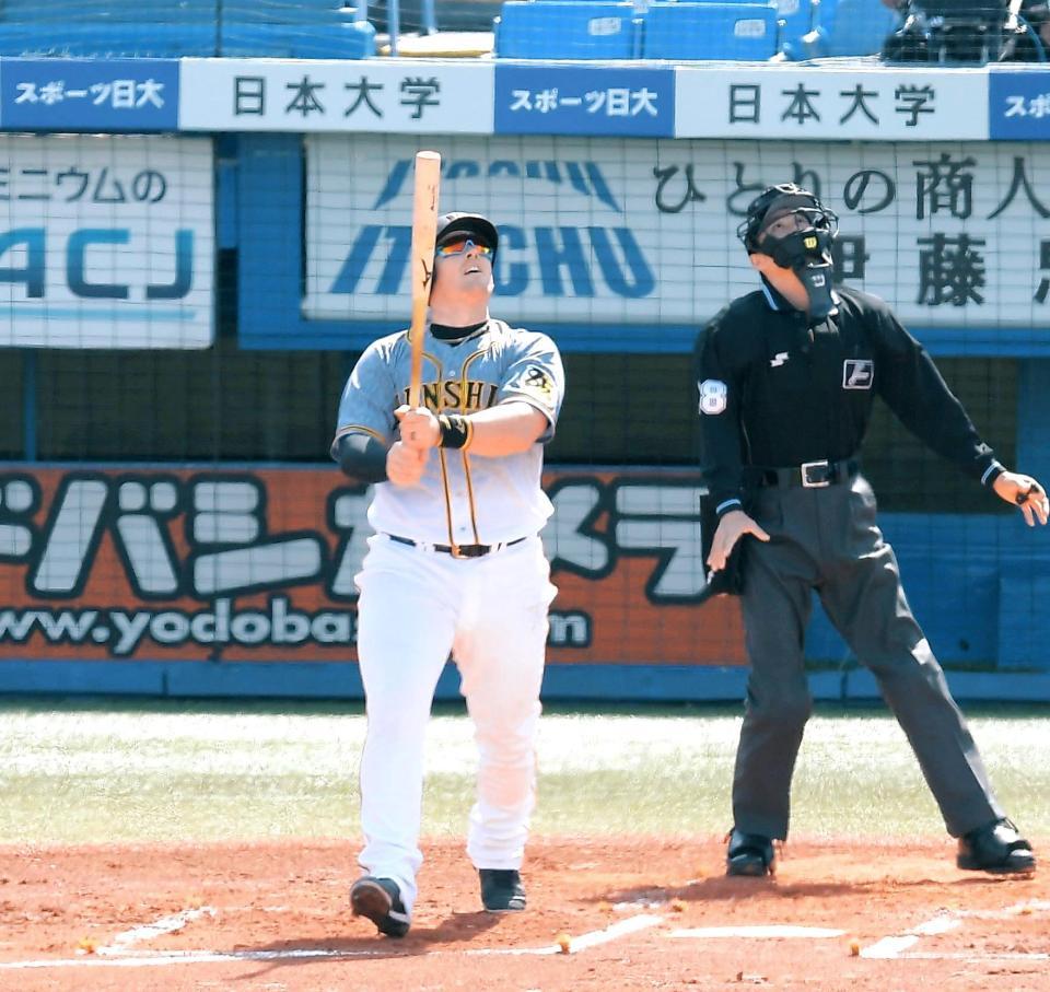 　１回、好機で左飛に倒れたボーア