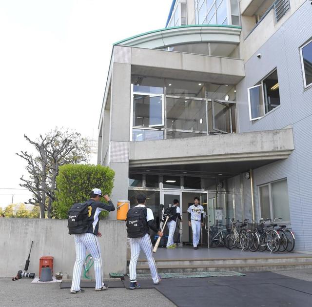 阪神　選手、関係者に自宅待機指示　藤浪がＰＣＲ検査実施予定で