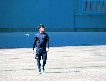 　練習を再開した高橋（阪神タイガース提供）