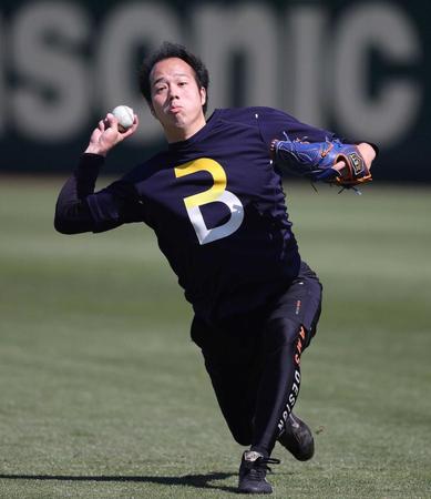 　キャッチボールする青柳（阪神タイガース提供）