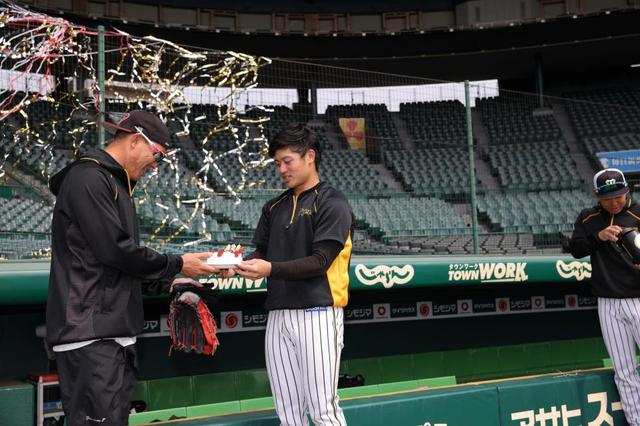 【写真】同じ誕生日…福留は球界最年長４３歳に