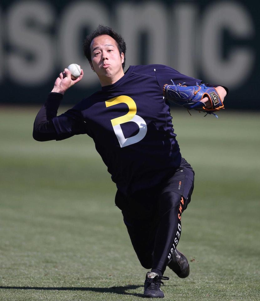 　キャッチボールする青柳（阪神タイガース提供）