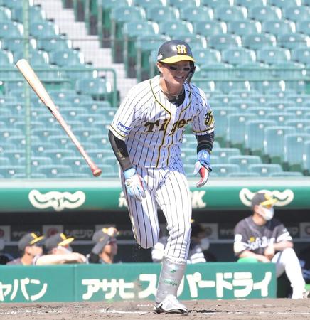 ３回、先制２ランを放ち駆け出す北條（撮影・高部洋祐）