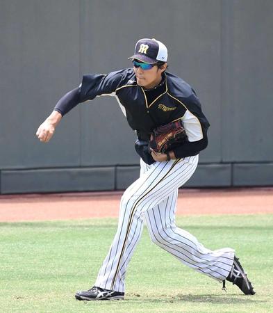 　キャッチボールを再開した藤浪（撮影・北村雅宏）