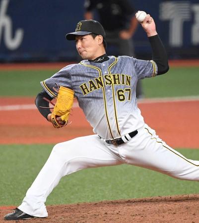 　７回から登板する岩崎