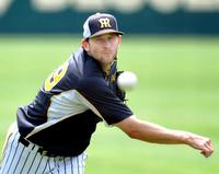 　キャッチボールするガンケル