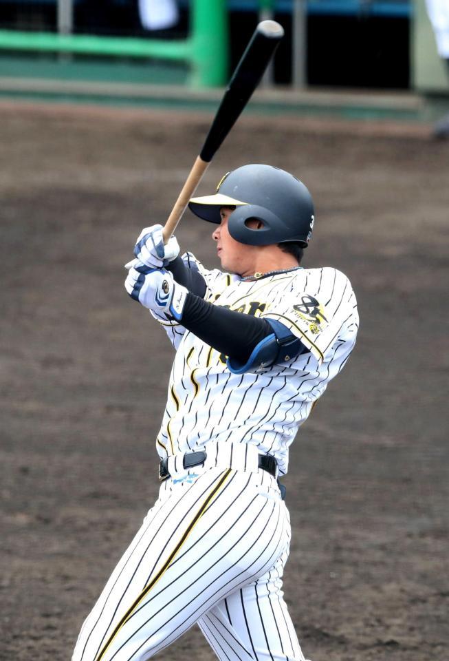 　３回、中越え本塁打を放つ井上（代表撮影）