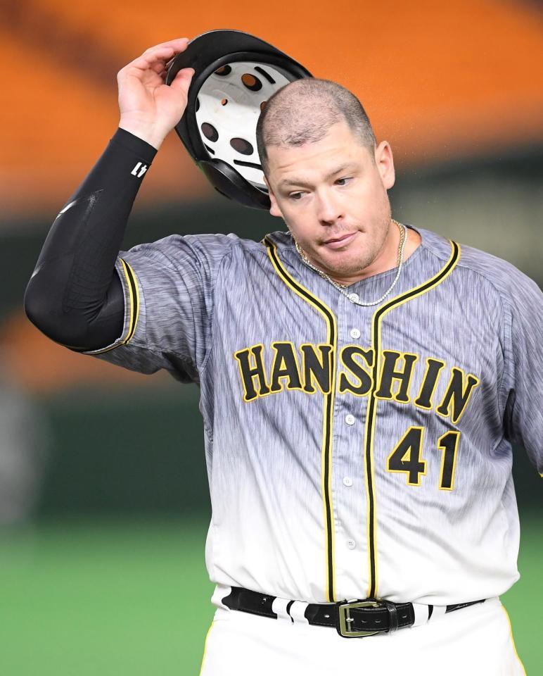 ６回阪神２死満塁、内野ゴロに倒れた阪神　ジャスティン・ボーア＝東京ドーム（撮影・中田匡峻）