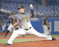 ７回途中から登板した阪神・岩崎＝神宮球場（撮影・堀内翔）