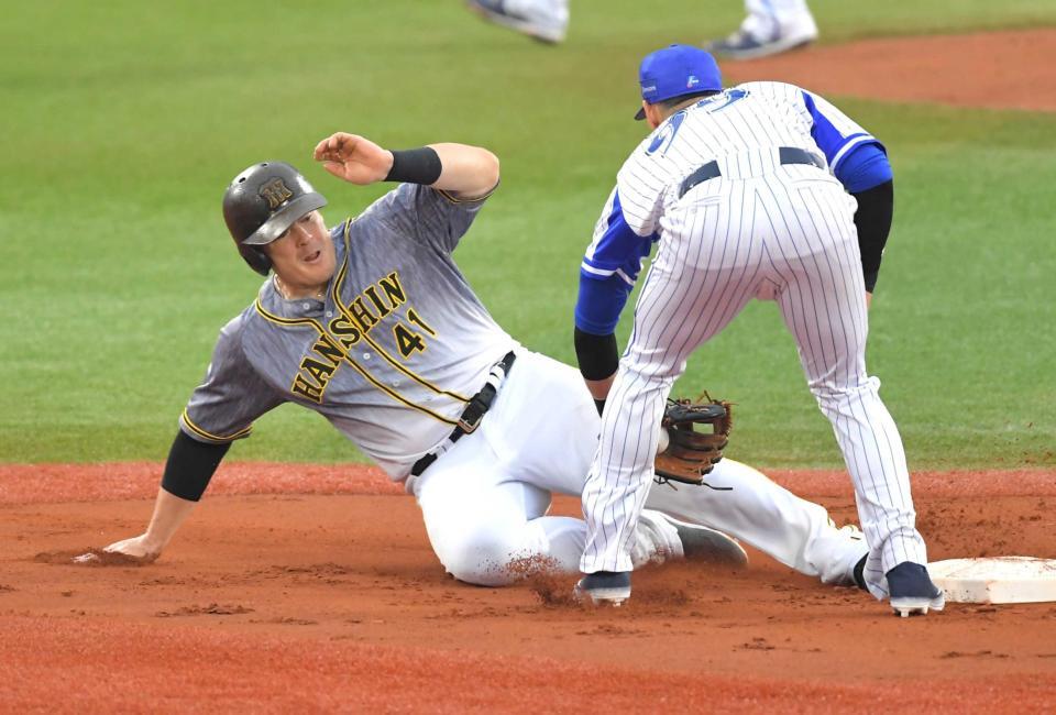 　来日初タイムリーも出てハッスル！来日初の盗塁を決めたボーア
