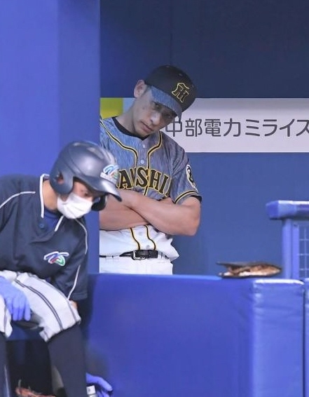 【写真】ベンチで意気消沈する阪神・矢野監督