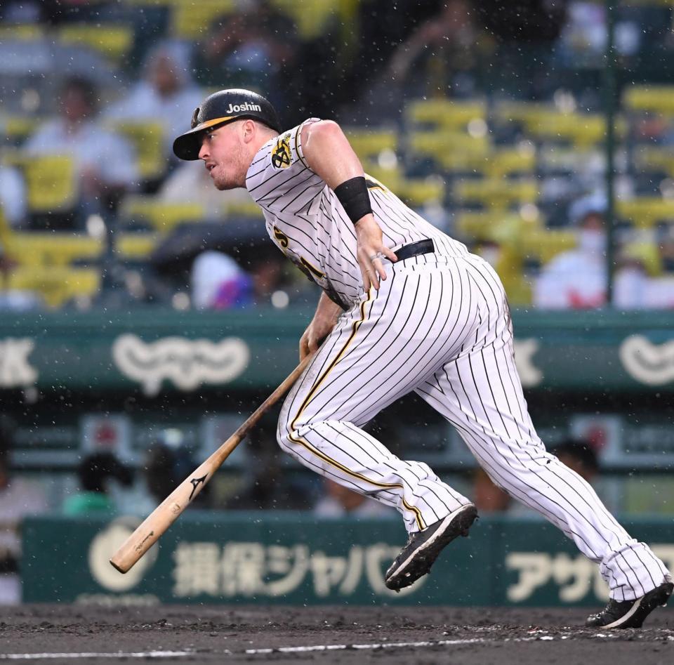 　３回、中前打を放つボーア（撮影・飯室逸平）