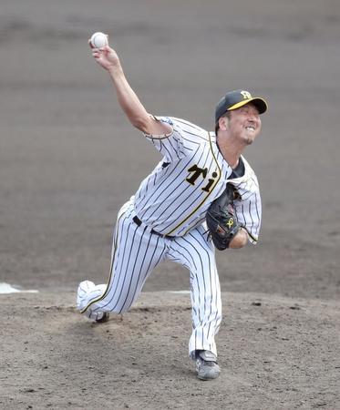 ６回から登板する藤川（代表撮影）