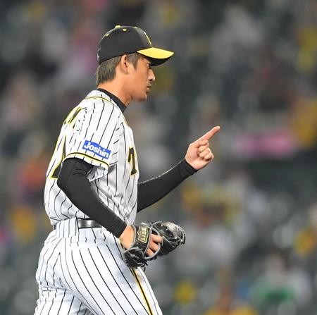 ５回、京田を三振に仕留めピンチを切り抜ける能見（撮影・田中太一）