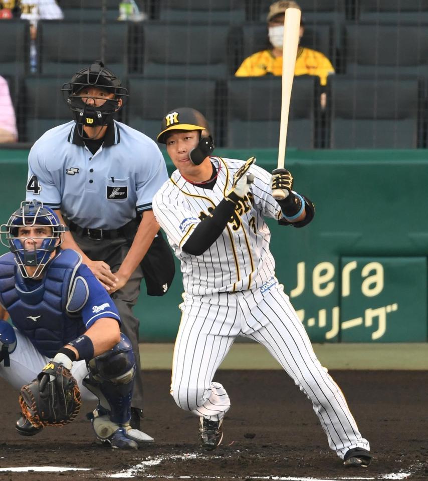 １回、タイムリーを放つ阪神・大山