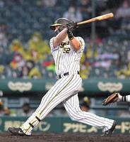 ３回、同点適時打を放つサンズ（撮影・高部洋祐）